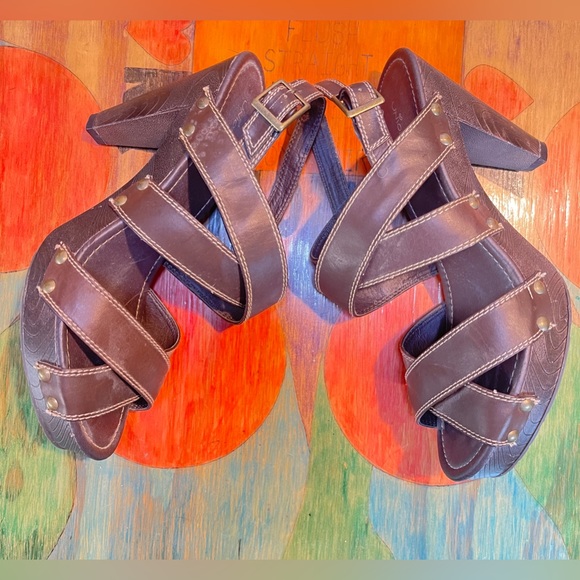 Union Bay Ronda Sandal Womens 9.5M Brown Platform and Chunky Heel 318-50-55. - Picture 2 of 7